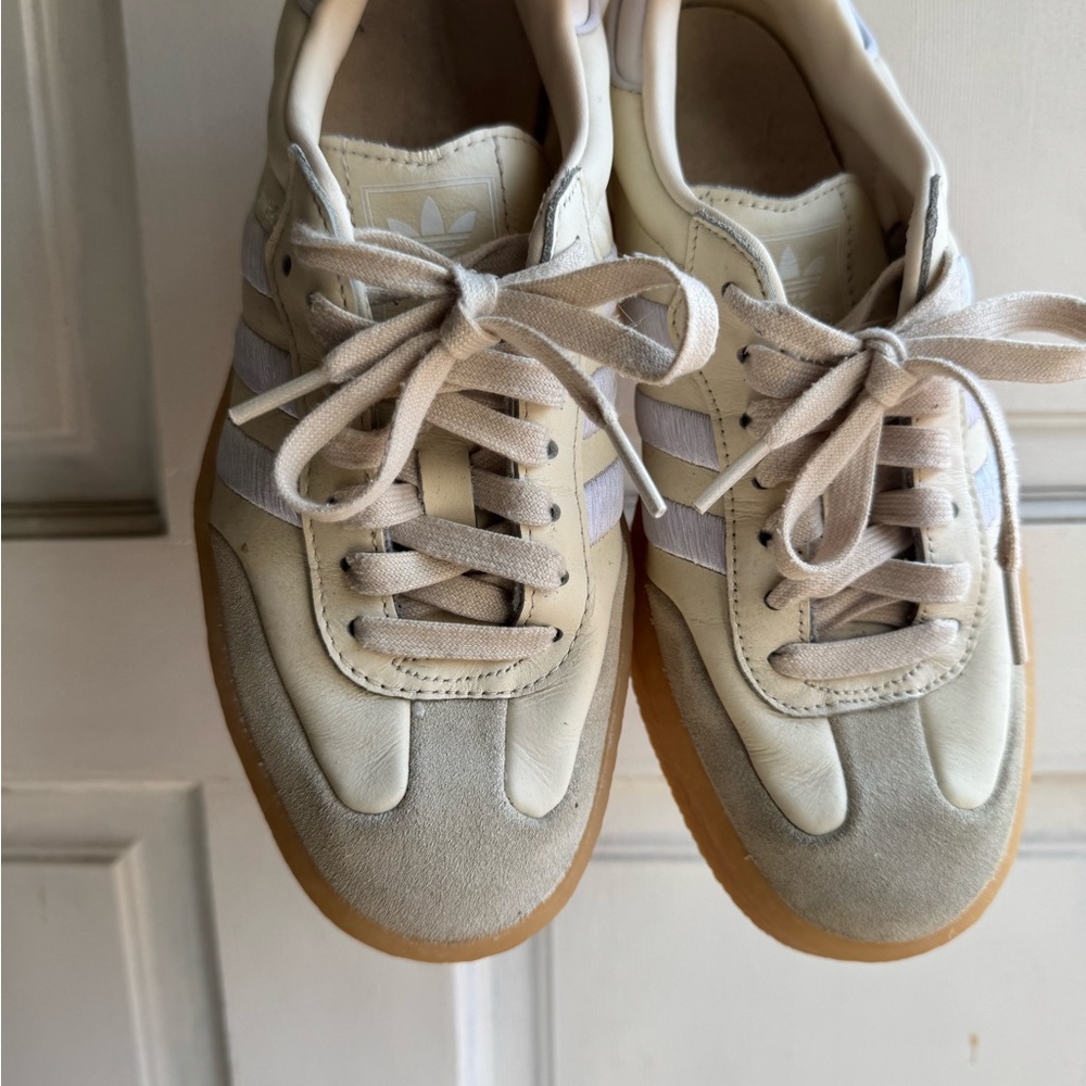 Sz 7 ADIDAS SAMBA Cream, tan and White Sneakers